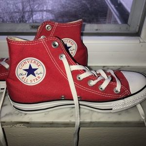 NEW Red High top Converse Shoes Women’s 7 Men’s 5!